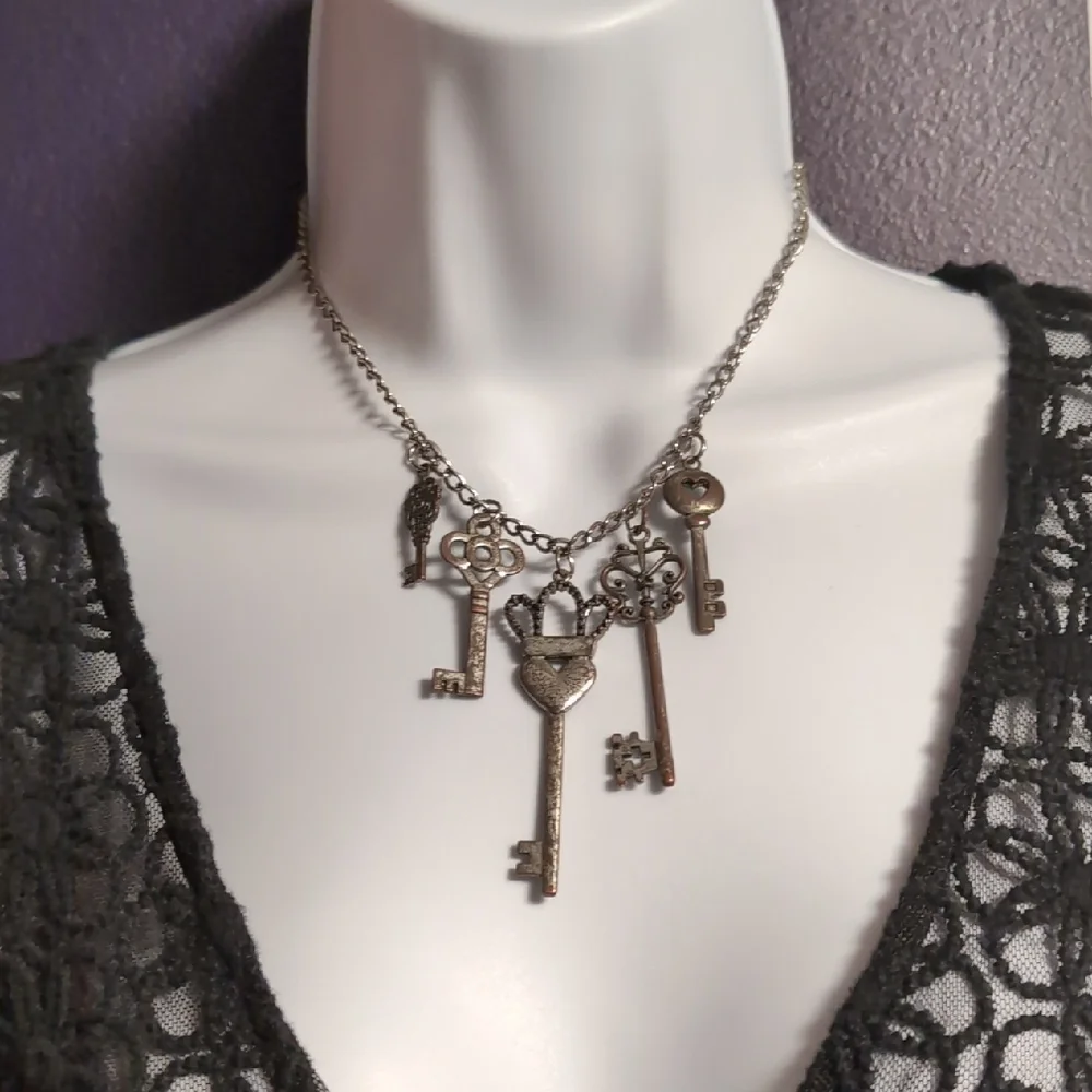 Vintage Key Charm Necklace - Picture 2 of 5